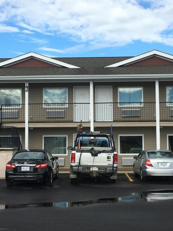 Voyageur Motel Rocky Mountain House Exterior foto